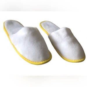 WHITE TERRYCLOTH FUZZY SLIPPERS